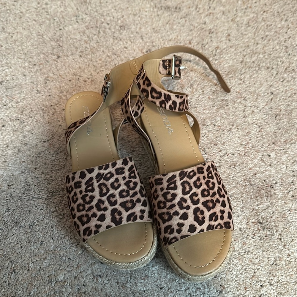 soda sandals